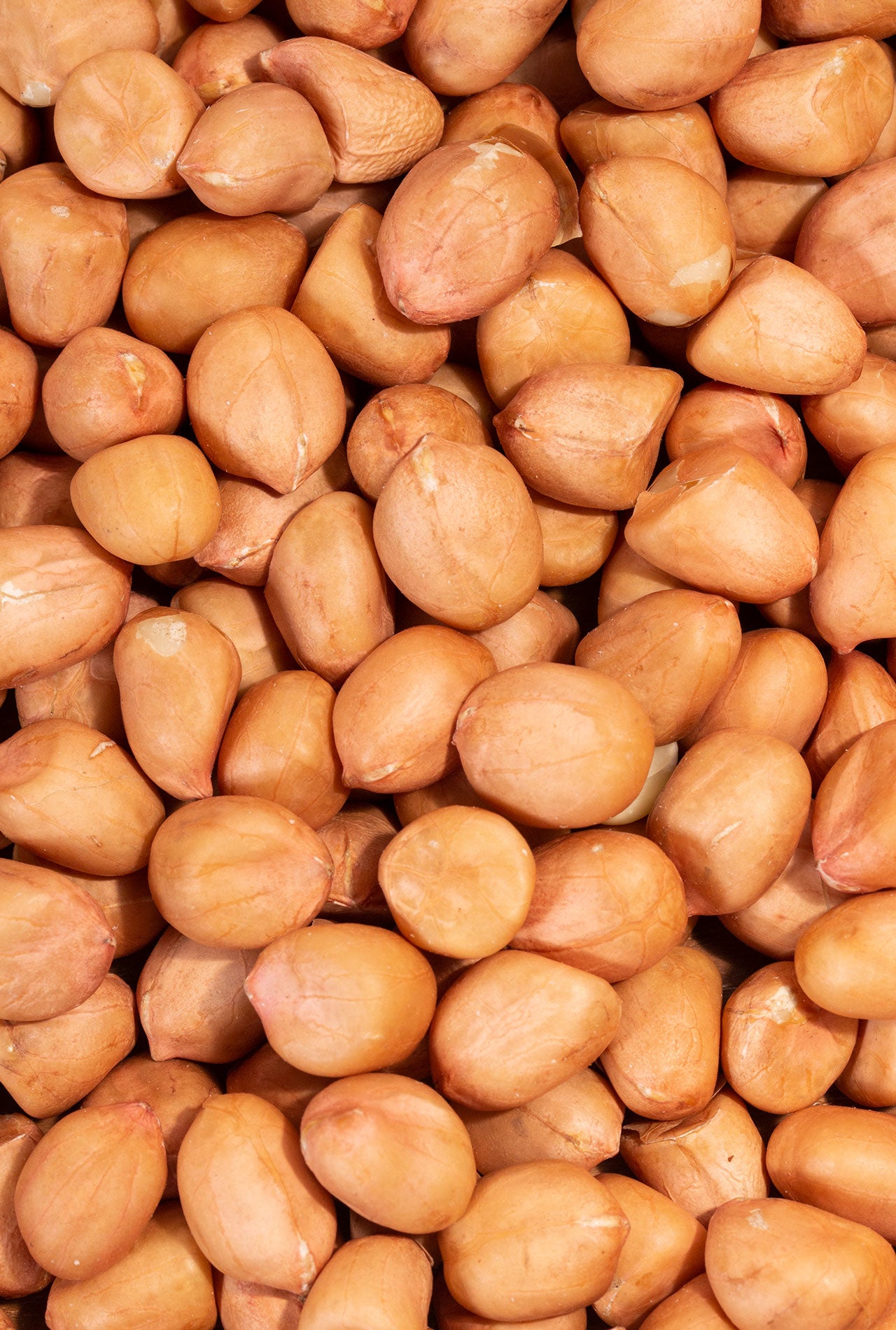 Cacahuete crudo con piel